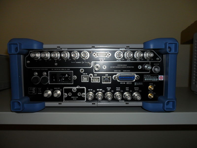 Файл:20120704 SMBV100A 257721 2.jpg