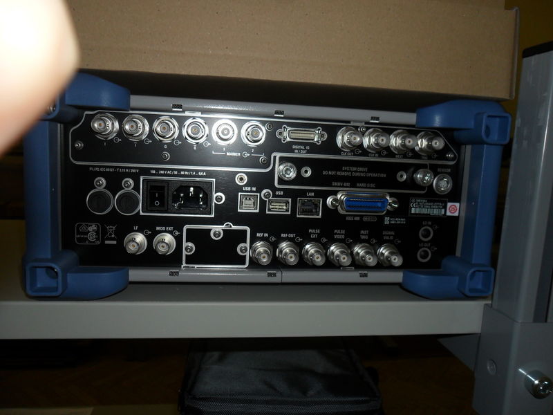 Файл:20120704 SMBV100A 257718 2.jpg